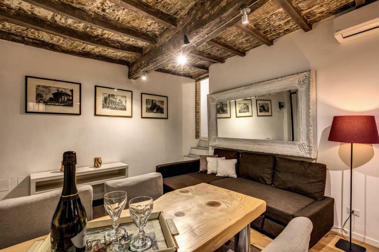 Farnese House In * Rom